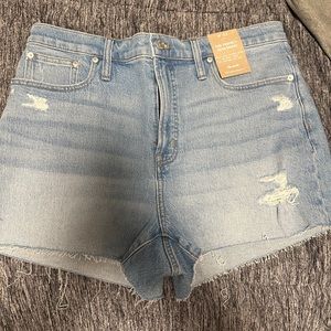 NWT Madewell The Perfect Jean Short in Fiore Wash: Destroyed Edition